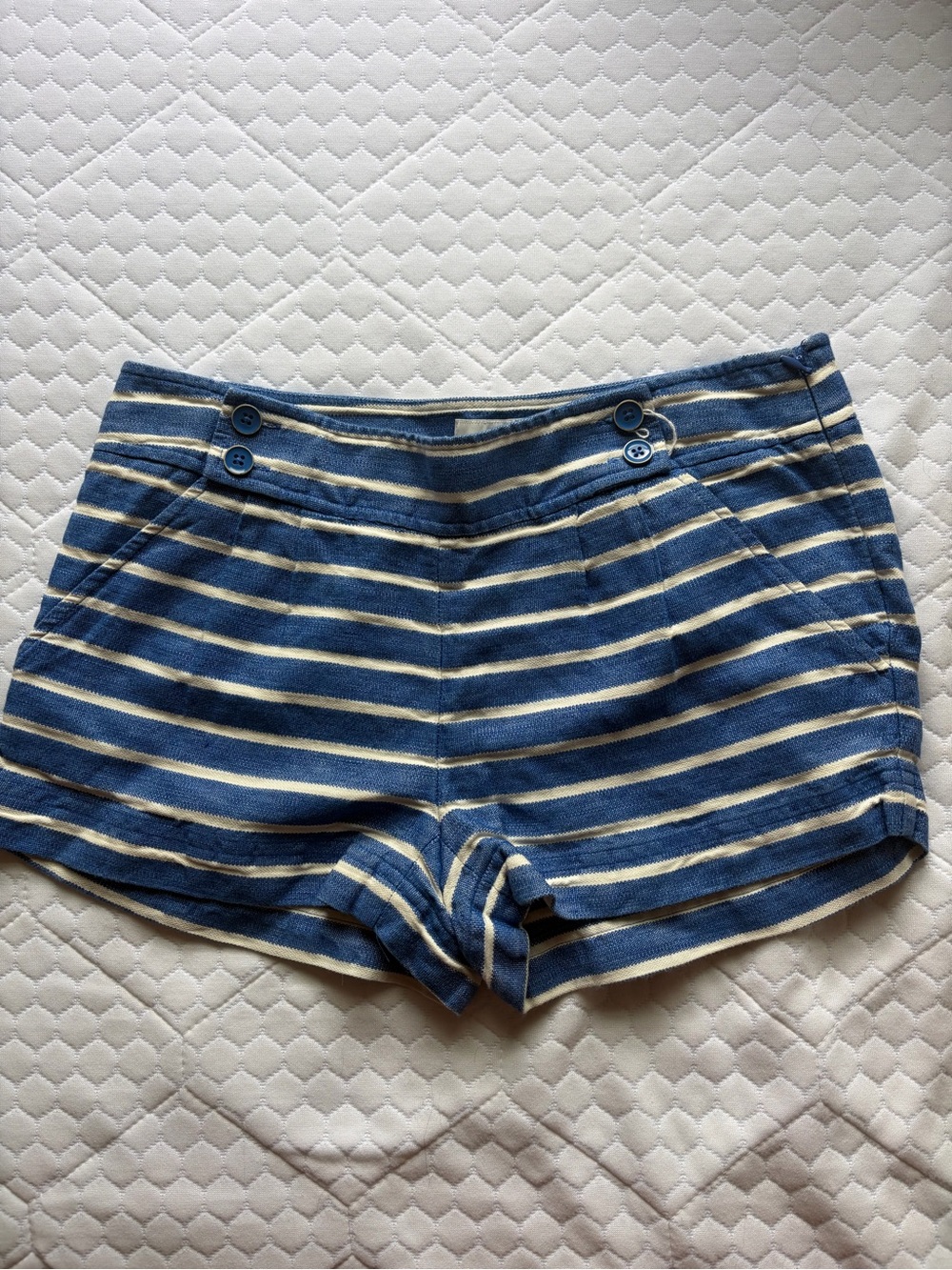 Vineyard Vines Navy and White Striped High-Waist Women’s Shorts